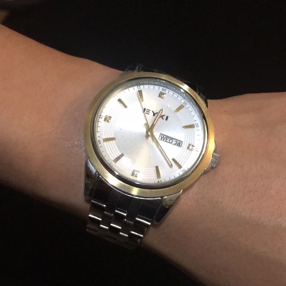 ‼️SOLD‼️ MENS WATCHES BUNDLE 4 for $30 - Picture 6 of 7